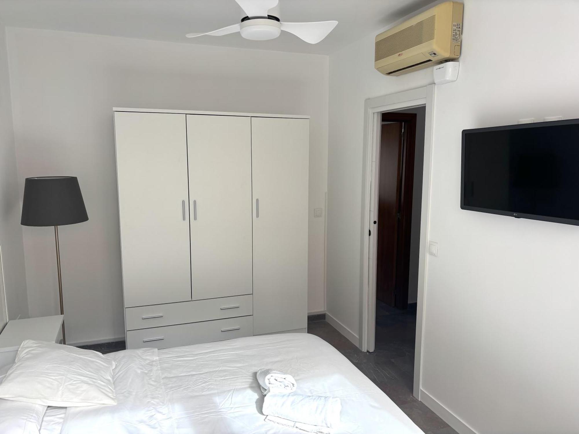 Apartamento Antonio By Solymar Holiday Torre Del Mar Bagian luar foto
